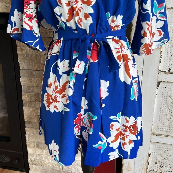 Summer blue and floral v-neck short romper half flare sleeve jumpsuit waist tie - Picture 7 of 16